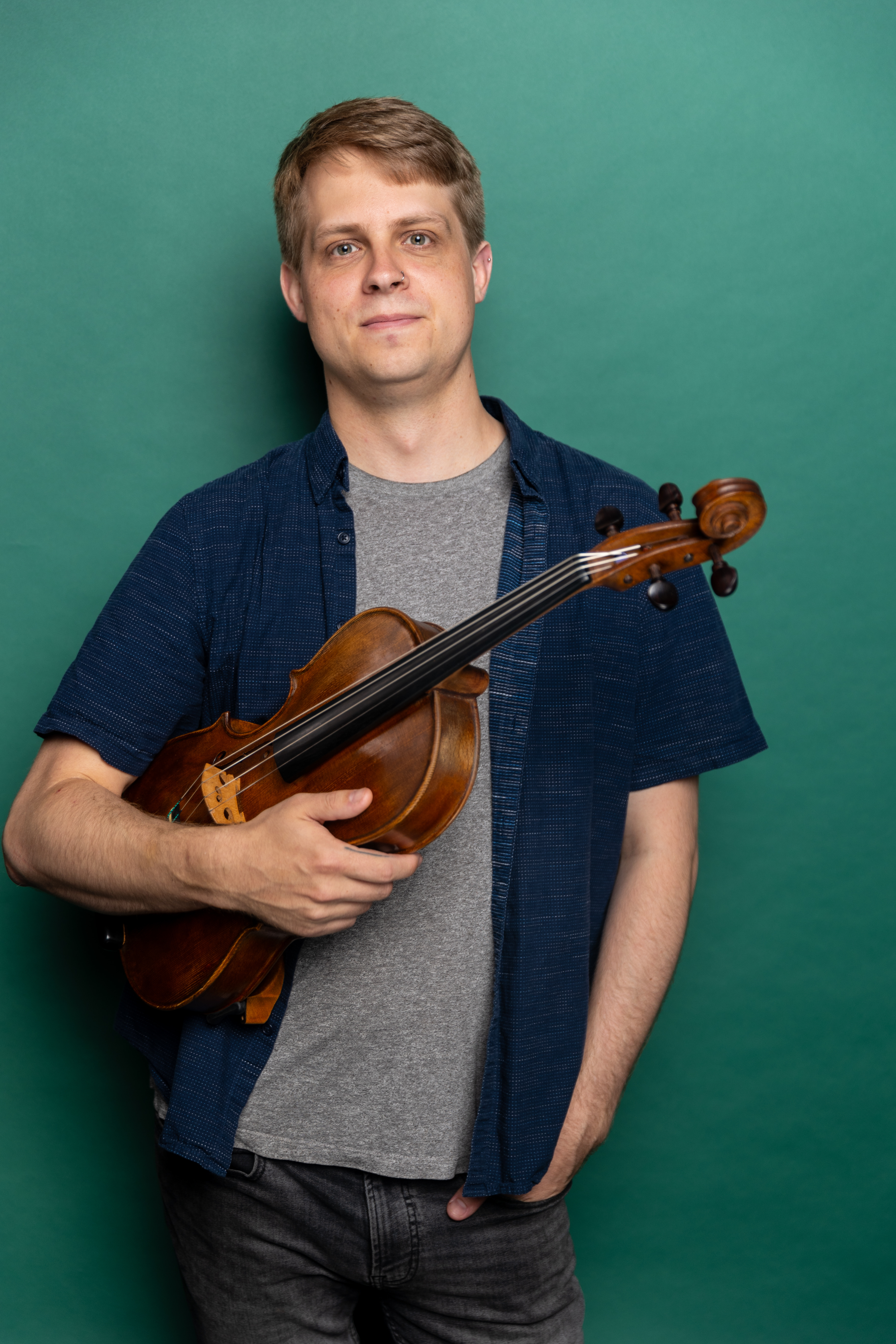 Sean Brekke, viola