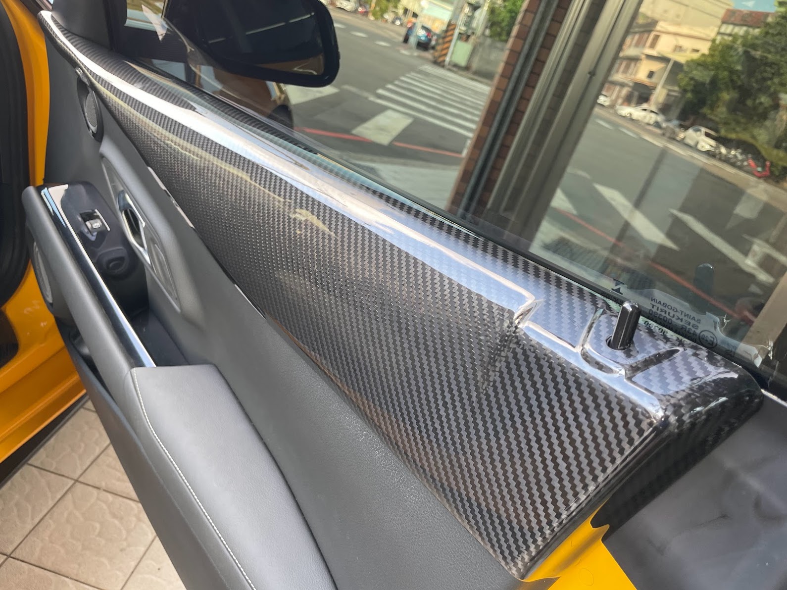 New MKV carbon door panels installed