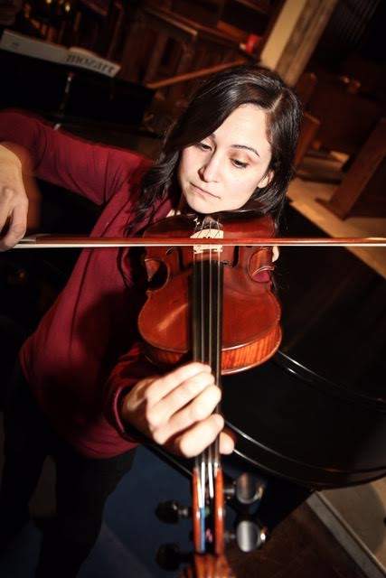 Rachel Crozier playing violin.